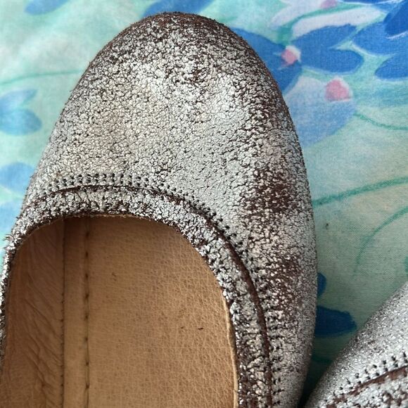 Frye ‘Carson’ Metallic Ballet Flats - 7 B - Picture 5 of 9